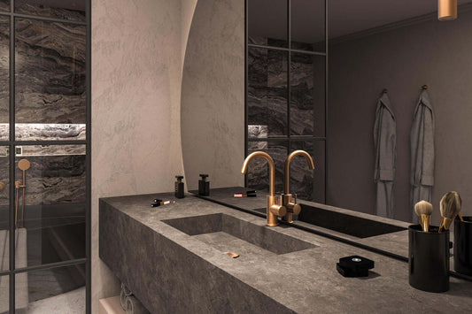 Kleine badkamer, groot effect: wandmontage en drijvende meubels