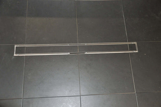 RVS Tegelrooster voor Wiesbaden Douchegoot 60X7 cm op zwarte tegels