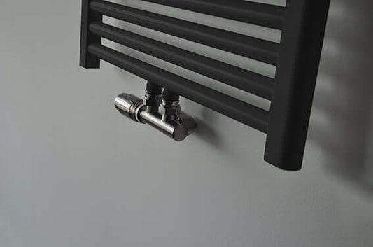 Onderblok Radiator Aansluitset Wiesbaden 16x2,0 +15 Compressie Rechtshoek Links Aansluiting Geborsteld Staal (RVS Look)