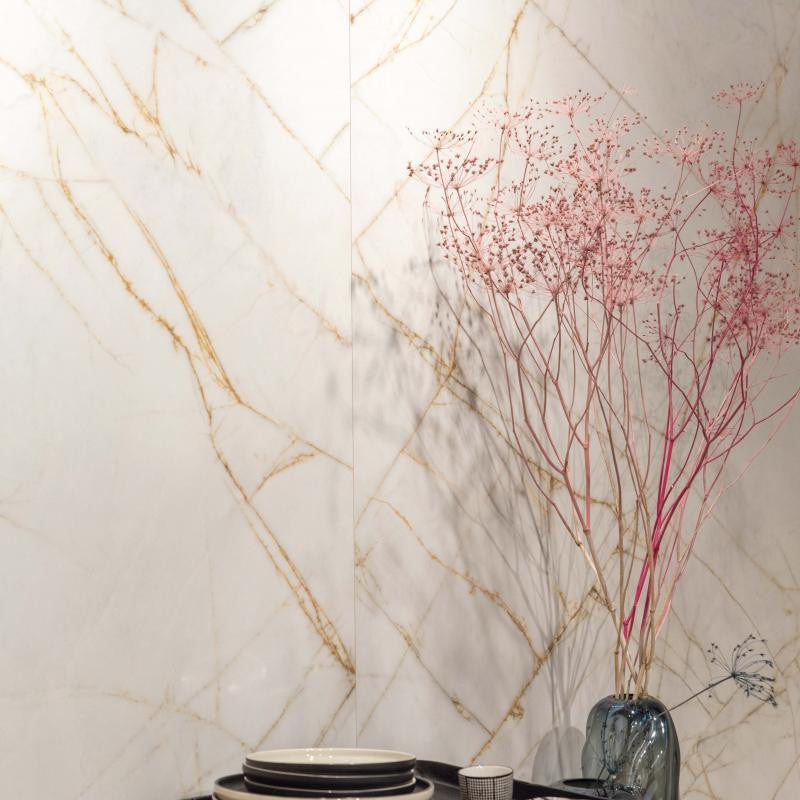 Tegel VT.600X1200 STR1822 GOUD met elegante marmerlook en stijlvolle decoratie.